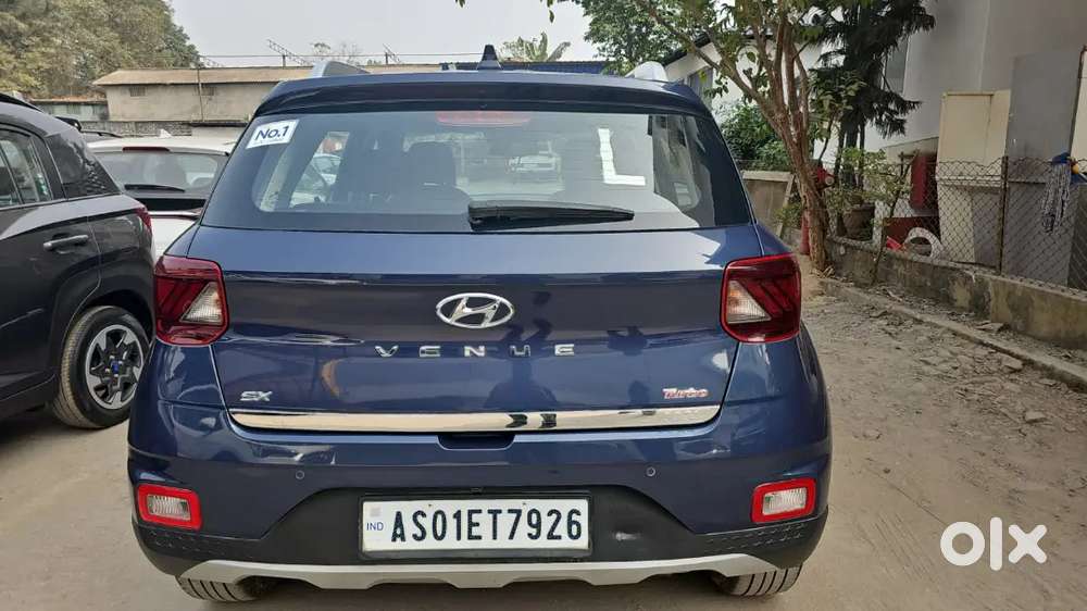 Hyundai Venue 2021 Petrol 20123 Km Driven