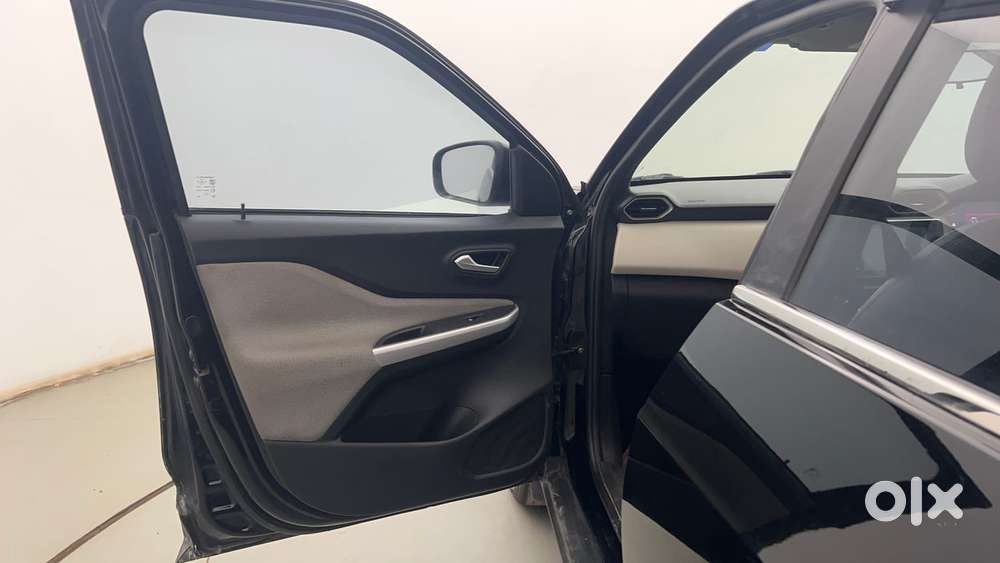 Nissan Magnite 1.0 Xv, 2022, Petrol