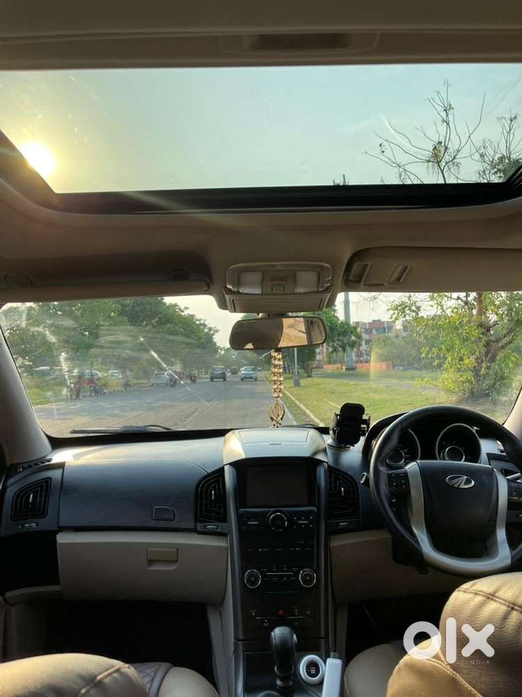 Mahindra Xuv500 2017 Diesel 90000 Km Driven