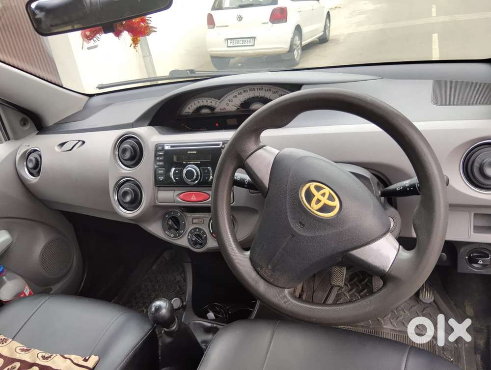 Toyota Etios 2010-2012 G, 2011, Petrol