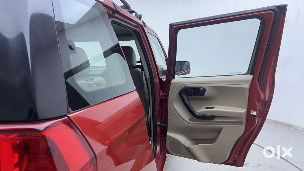 Mahindra Tuv 300 T4 Plus, 2018, Diesel