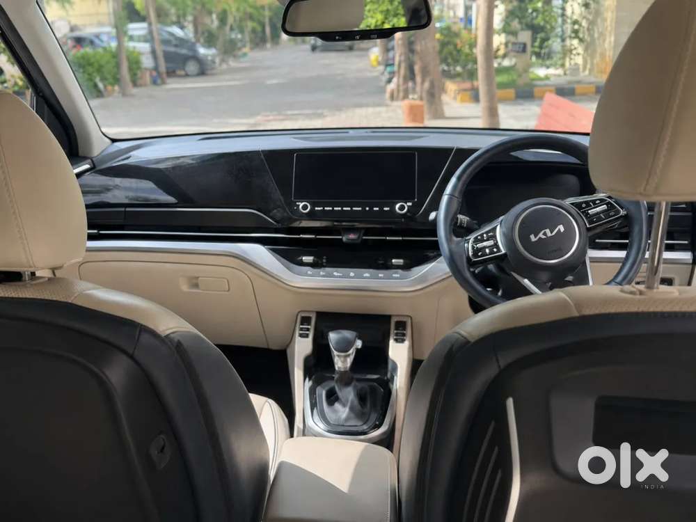 Kia Carens 1.4 Luxury Plus Dct 7 Str, 2022, Petrol