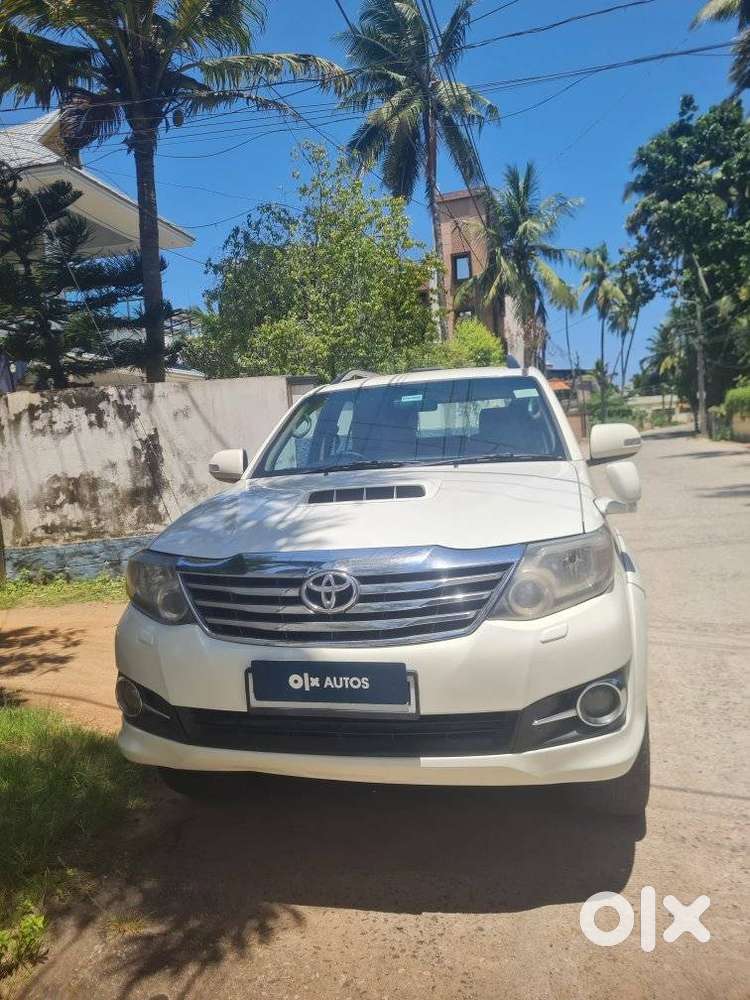 Toyota Fortuner 4x2 Manual, 2014, Diesel