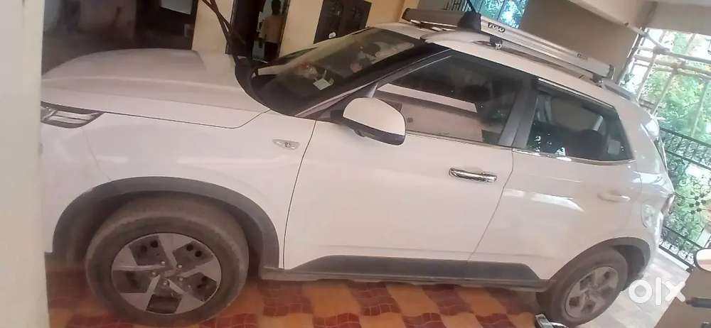 Hyundai Venue 2021 Petrol 145000 Km Driven