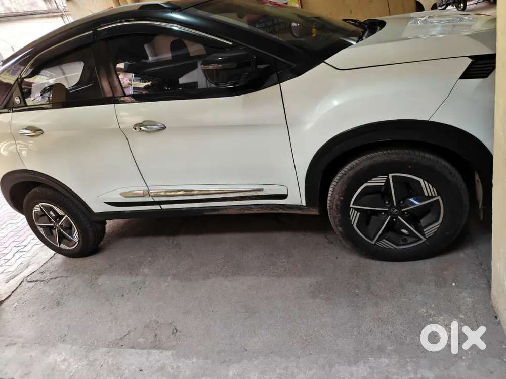 @t Bokaro Nexon Creative Plus Dt 2024 Diesel , Sunroof, Top Model