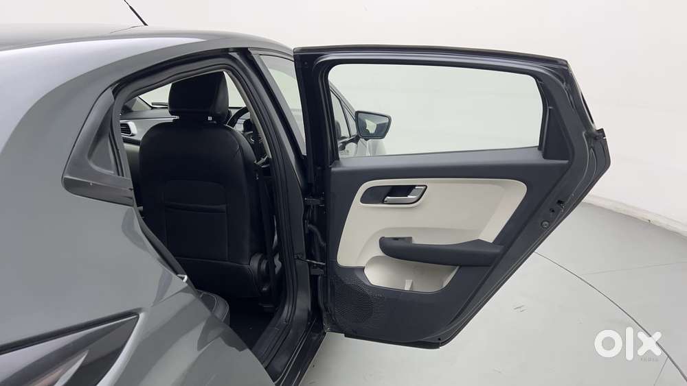 Tata Altroz 1.2 Xz Plus Petrol, 2021, Petrol