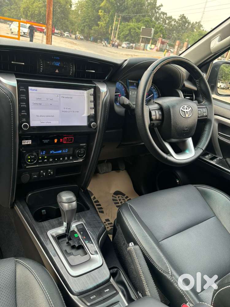 Toyota Fortuner 4x2 At 2.7 Petrol, 2025, Petrol