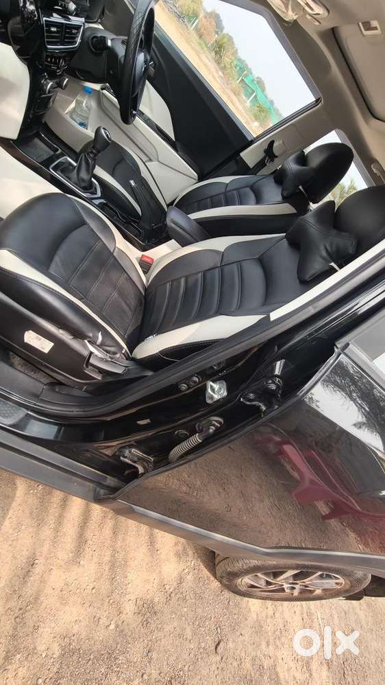 Mahindra Car Petrol 2025