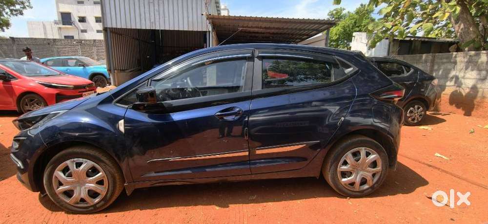 Tata Altroz Xm (s) Petrol, 2022, Petrol