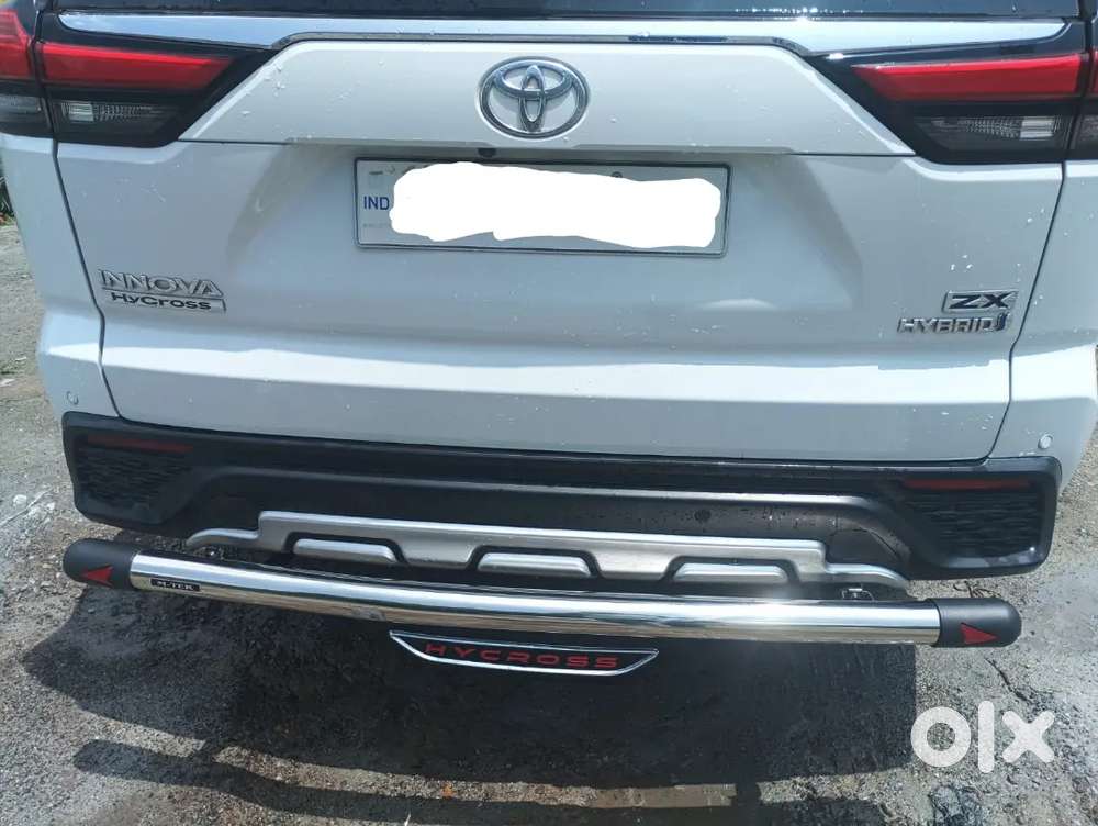 Toyota Innova Hycross 2024 With Mileage