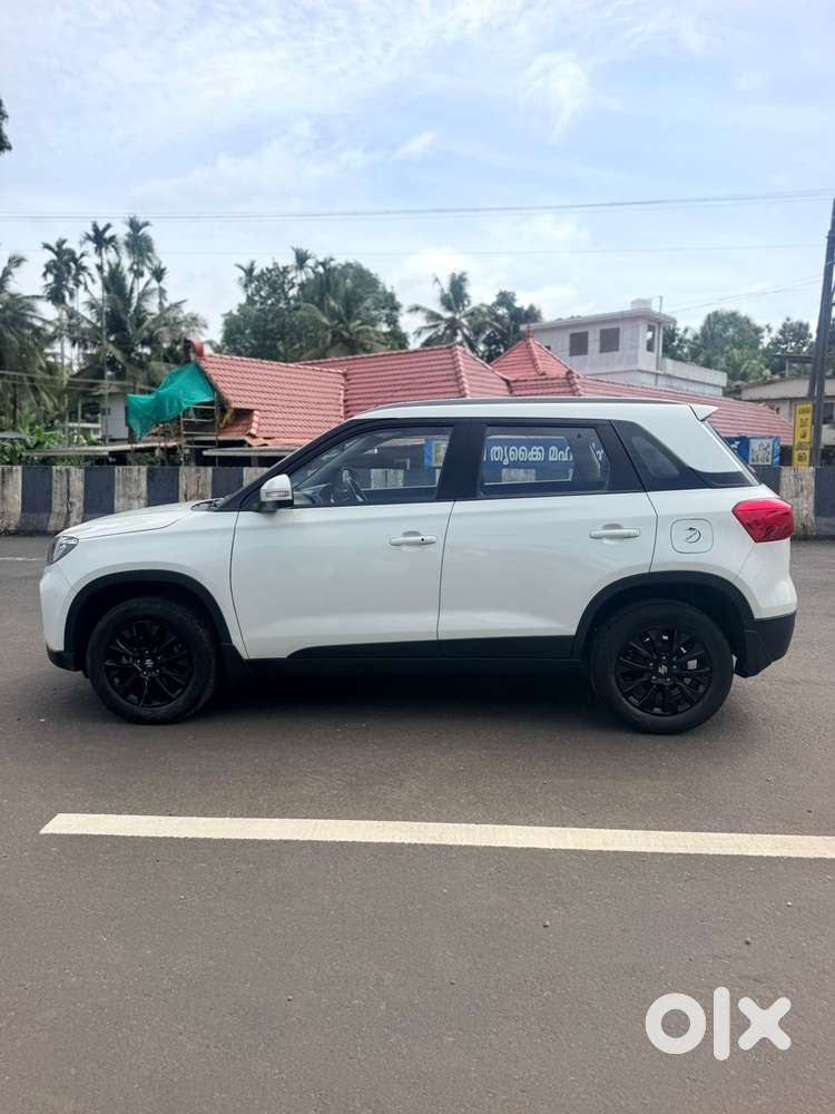 Maruti Suzuki Brezza 1.5 Zxi At Smart Hybrid, 2021, Petrol