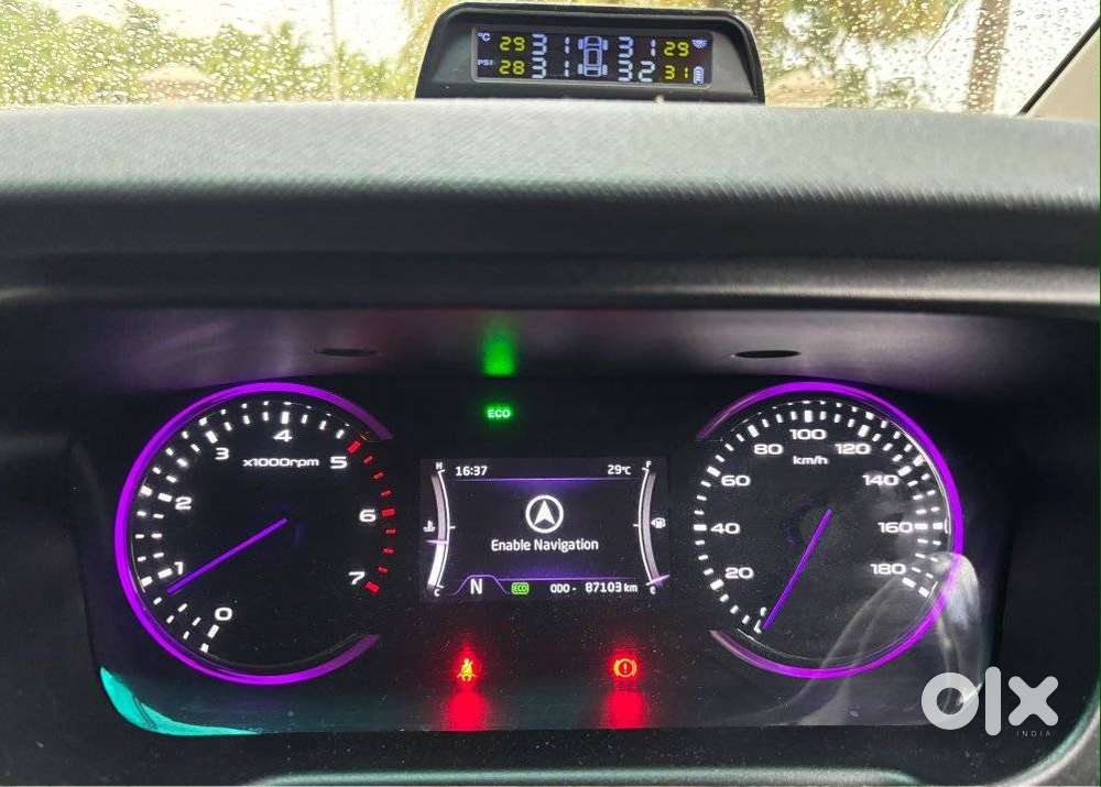 Mahindra Marazzo M8, 2018, Diesel