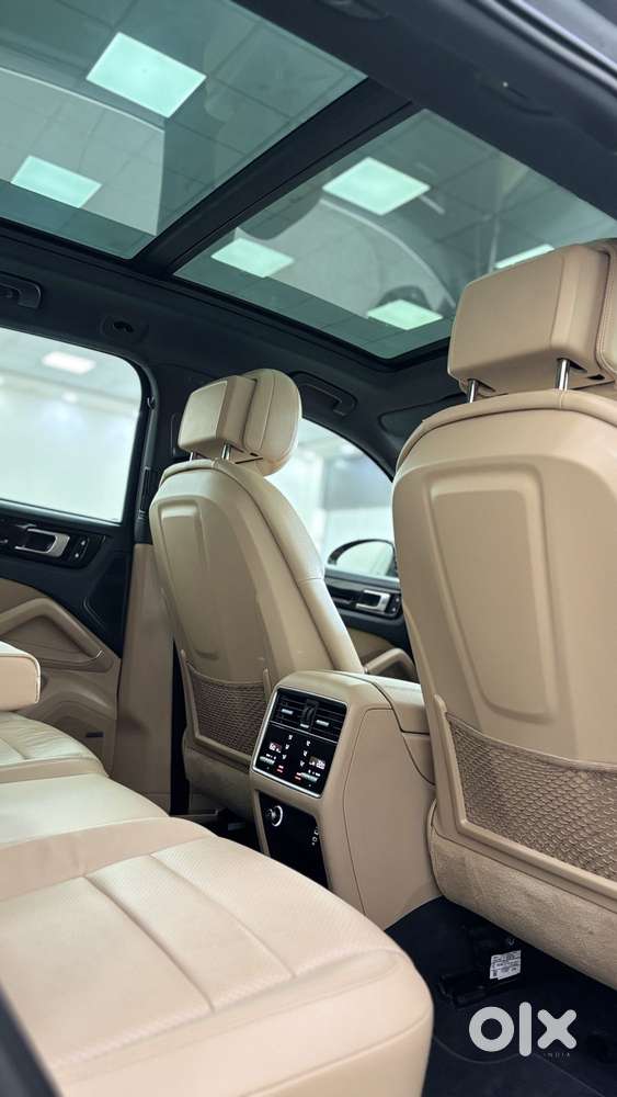 Porsche Cayenne Base, 2023, Petrol