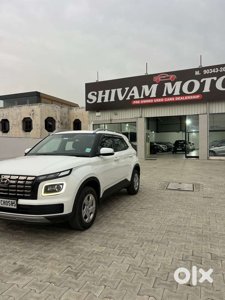 Hyundai Venue 1.2 S (o), 2022, Petrol