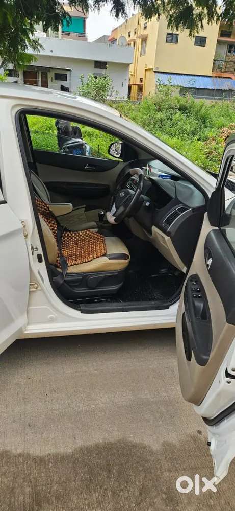 Hyundai Aura 2013