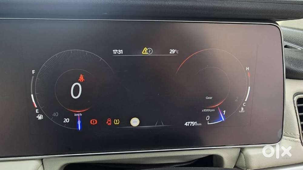 Mahindra Xuv700 2.0 Ax 7 Petrol Mt Str, 2024, Petrol