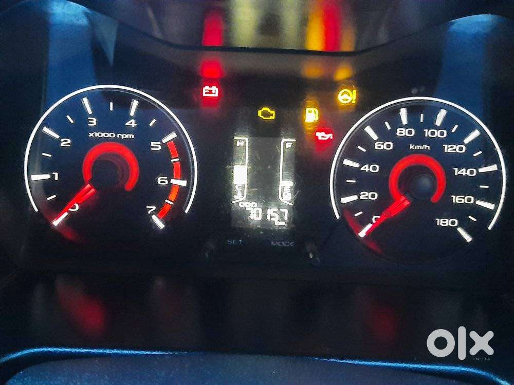 Mahindra Kuv 100 Mfalcon G80 K8 Dual Tone, 2018, Petrol