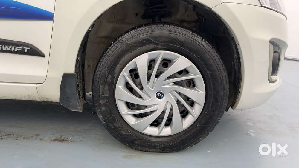 Maruti Suzuki Swift Vxi Optional, 2016, Petrol
