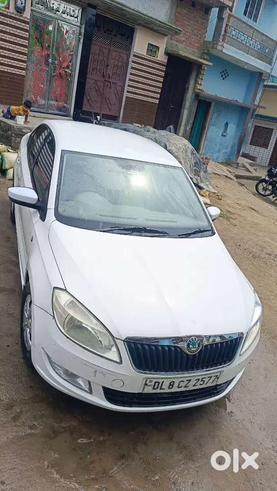 Skoda Rapid Tsi 2013 Petrol 80000 Km Driven