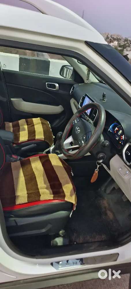 Hyundai Venue 2022 Petrol 16000 Km Driven
