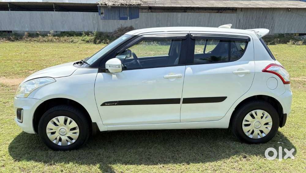 Maruti Suzuki Swift Vxi With Abs, 2015, Petrol