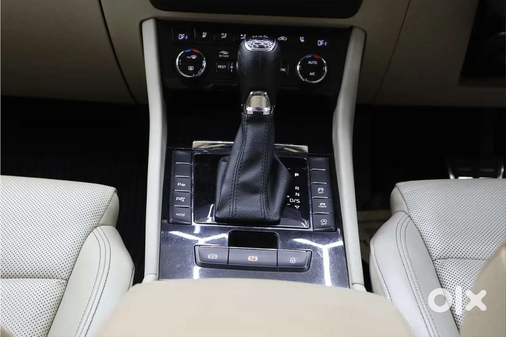 Skoda Superb 2.0 L&k Tsi At, 2022, Petrol