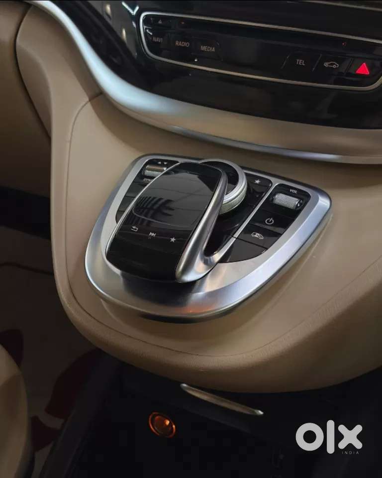 Mercedes-benz V-class 2.1 220 Expression Diesel At, 2019, Diesel