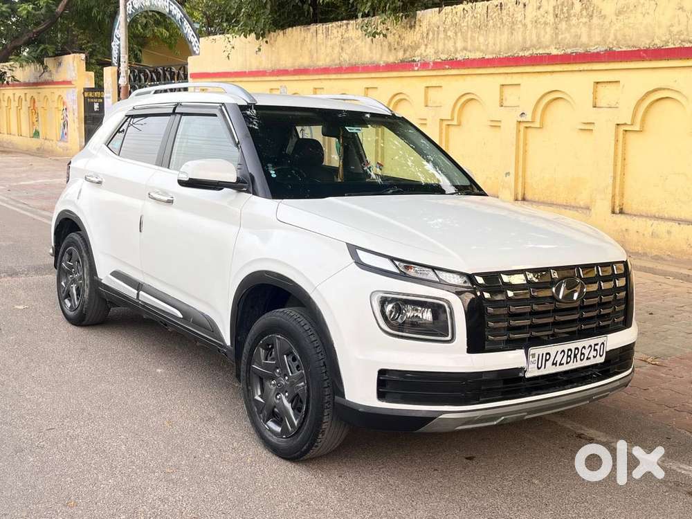 Hyundai Venue 1.2 S (o), 2024, Petrol