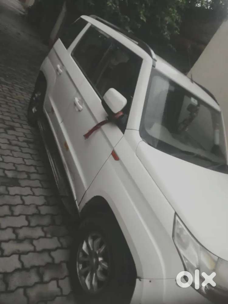 Mahindra Tuv 300 2016 Diesel Good Condition