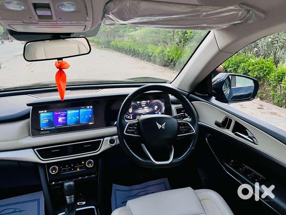 Mahindra Xuv700 2.2 Ax 7 Diesel At Luxury Pack Str, 2023, Diesel