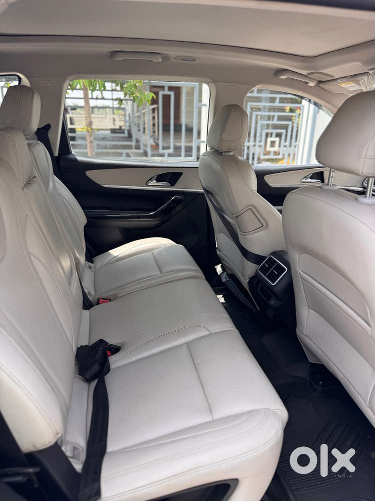 Mahindra Xuv700 2.2 Ax 7 Diesel At Luxury Pack Str, 2022, Diesel
