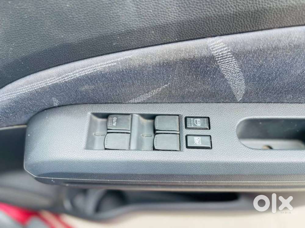 Maruti Suzuki Ritz Vxi, 2011, Petrol