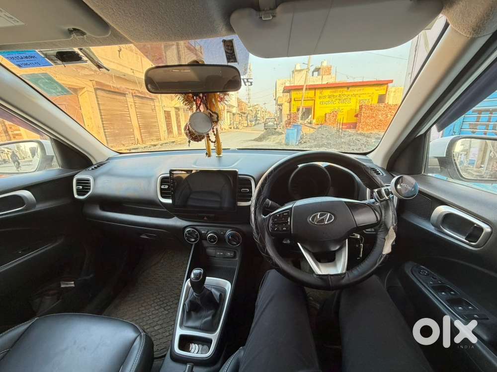 Hyundai Venue 2021 Petrol Well Maintained
