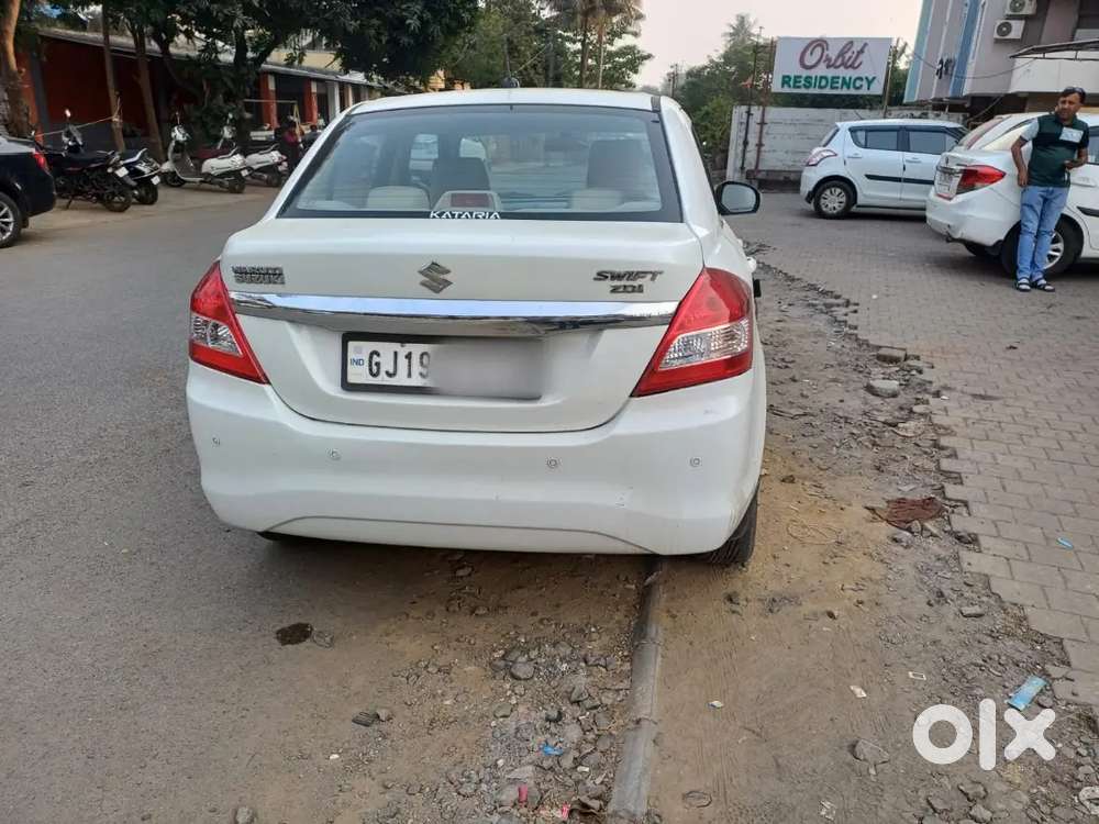 Maruti Suzuki Swift Dzire 2015
