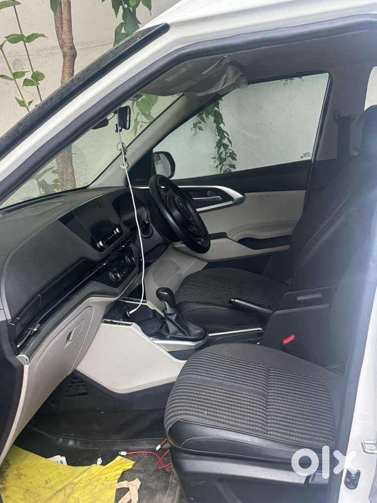 Kia Carens Petrol Manual 2023