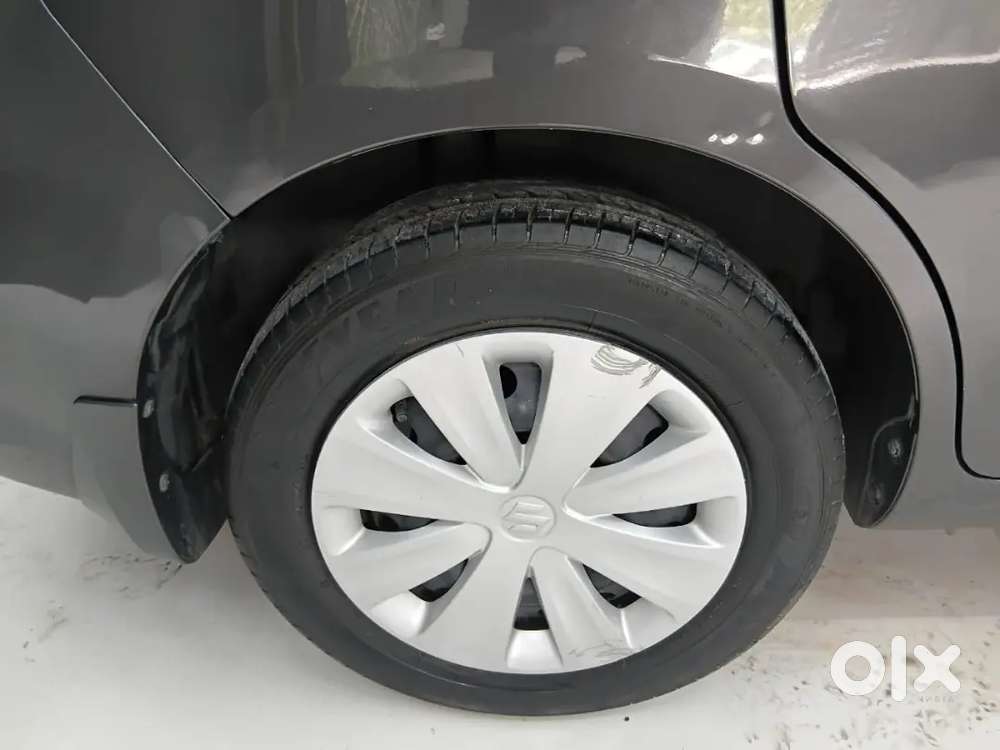 Maruti Suzuki Eritiga Vxi.