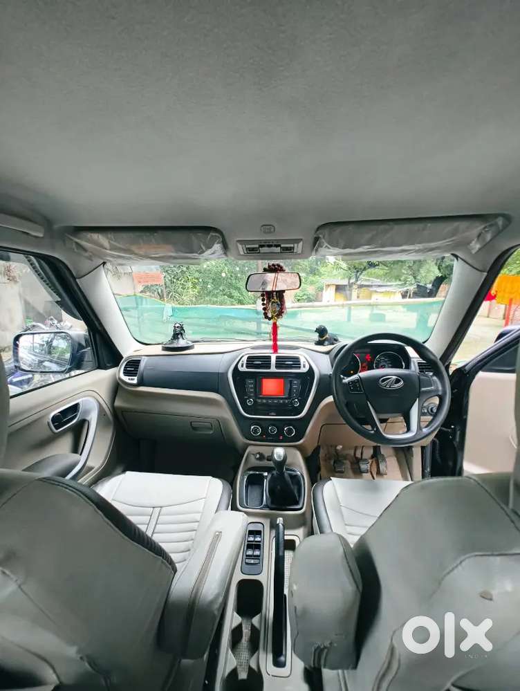Mahindra Tuv 300 2016 Dual Tone
