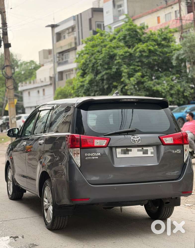 Toyota Innova Crysta 2.8z Automatic, 2016, Diesel