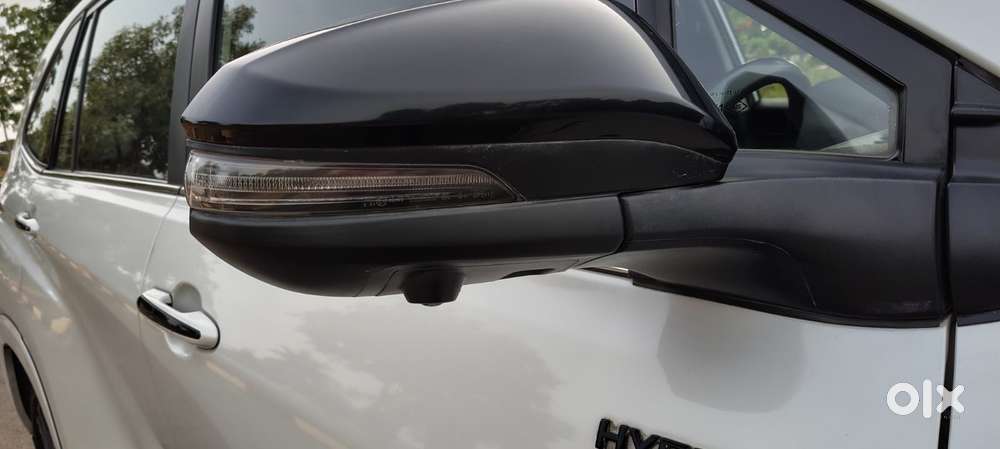 Toyota Innova Hycross 2.0 Zx (o) Hybrid 7 Str, 2024, Petrol