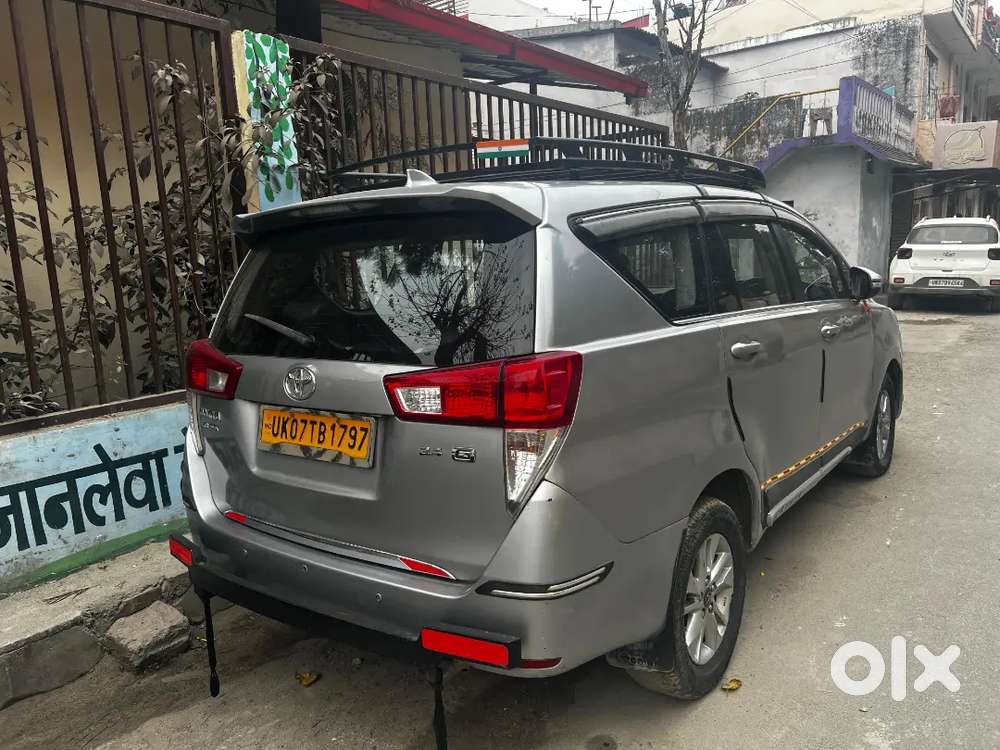 Toyota Innova Crysta 2017 Diesel 210000 Km