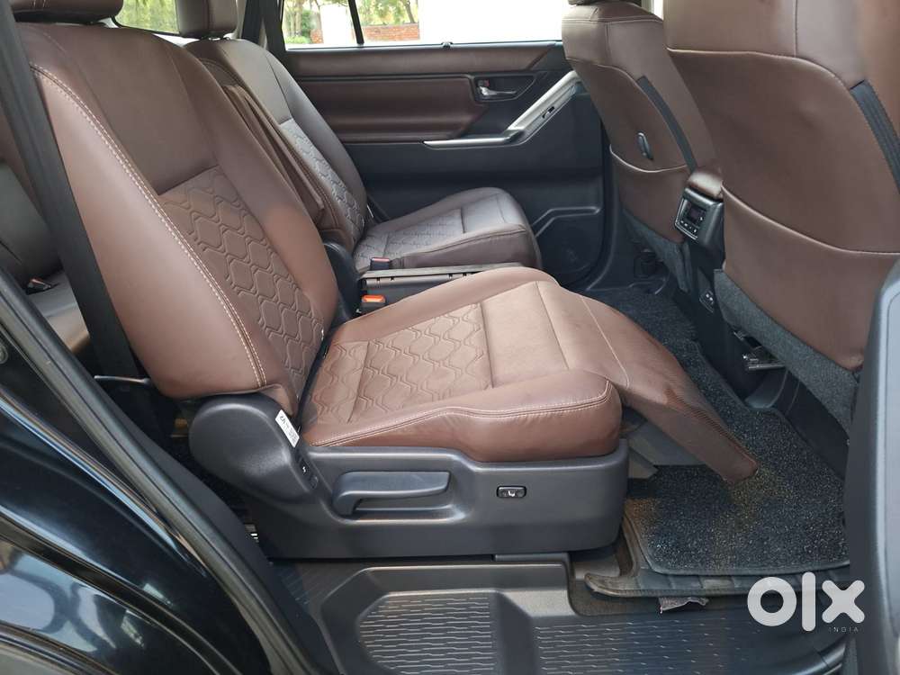 Toyota Innova Hycross 2.0 Zx Hybrid 7 Str, 2026, Petrol