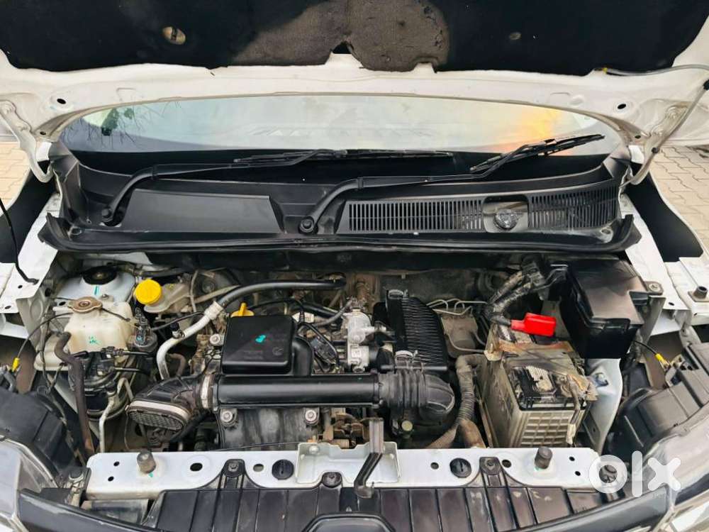 Renault Triber 1.0 Rxz Dual Tone, 2023, Petrol