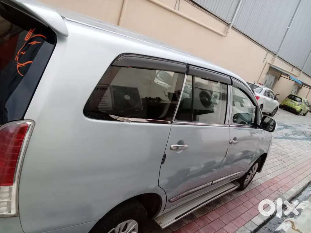 Toyota Innova 2009 Diesel 290000 Km Driven