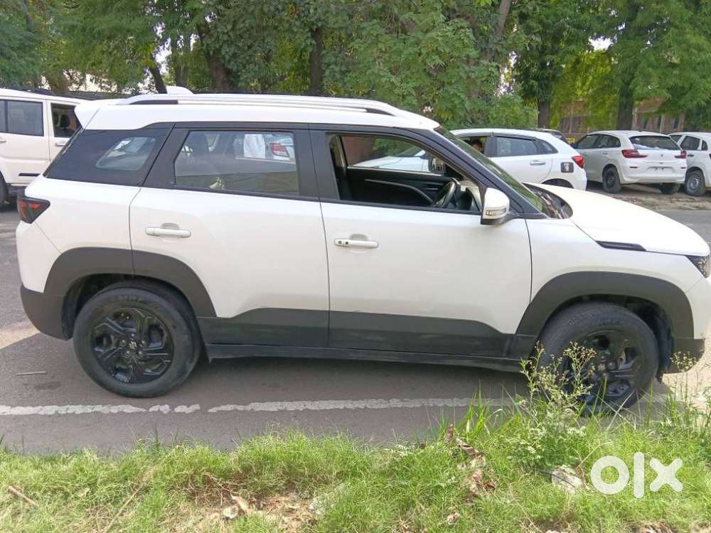 Maruti Suzuki Brezza 1.5 Zxi Smart Hybrid, 2023, Petrol