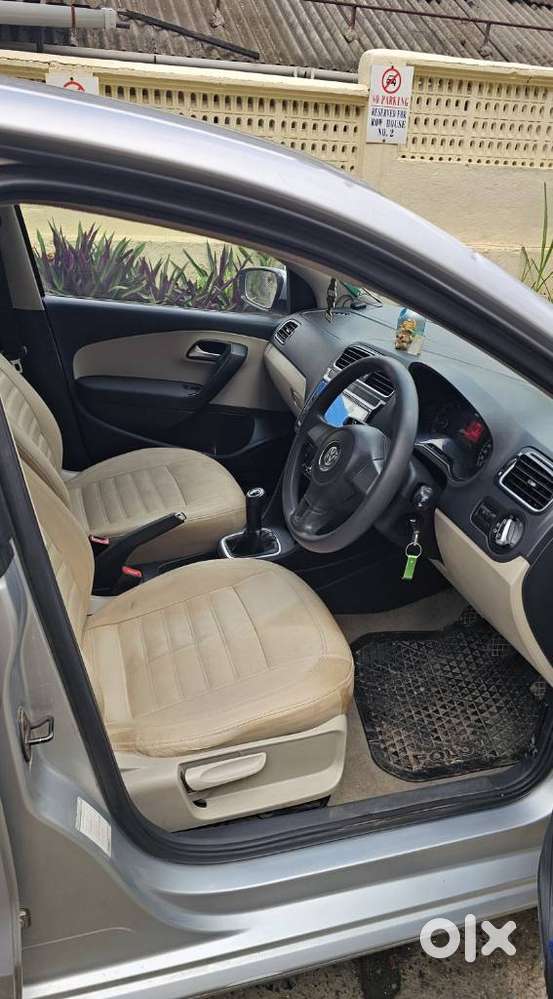 Volkswagen Polo Petrol Highline 1.6l, 2012, Petrol