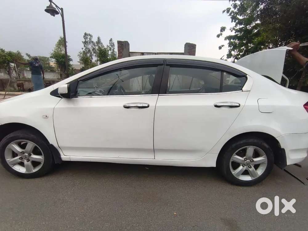 Honda City Hybrid Ehev 2013