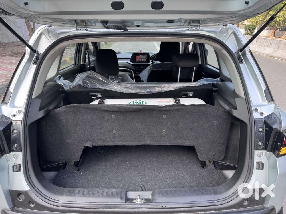 Maruti Suzuki Brezza 1.5 Vxi Cng, 2025, Cng & Hybrids