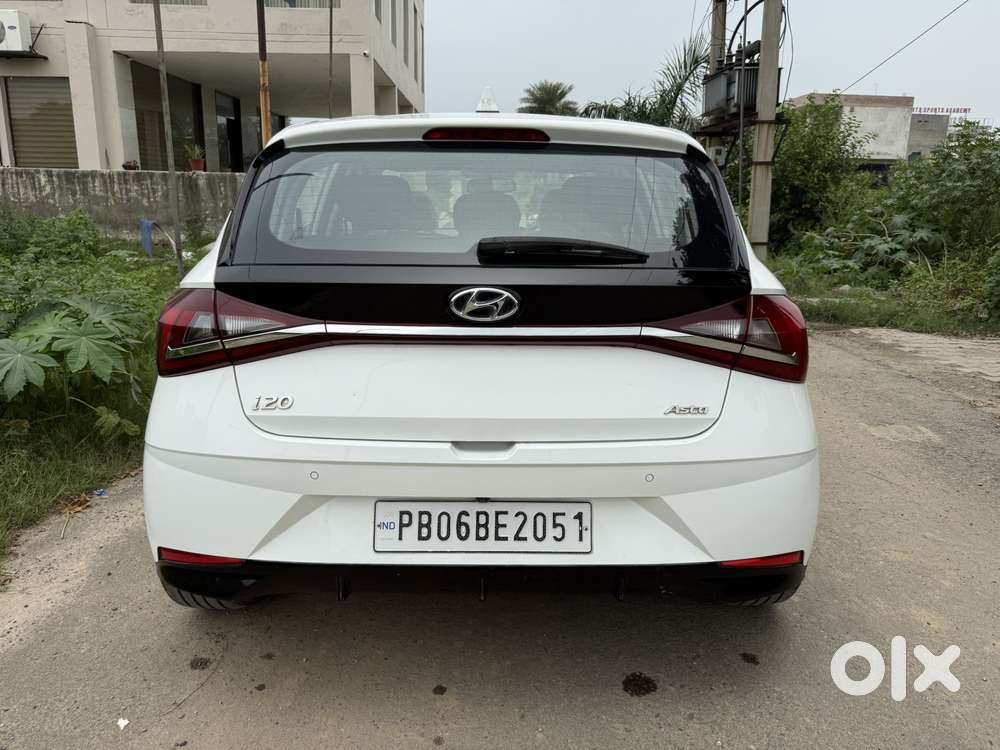 Hyundai New I20 1.2 Asta (o) Ivt, 2023, Petrol