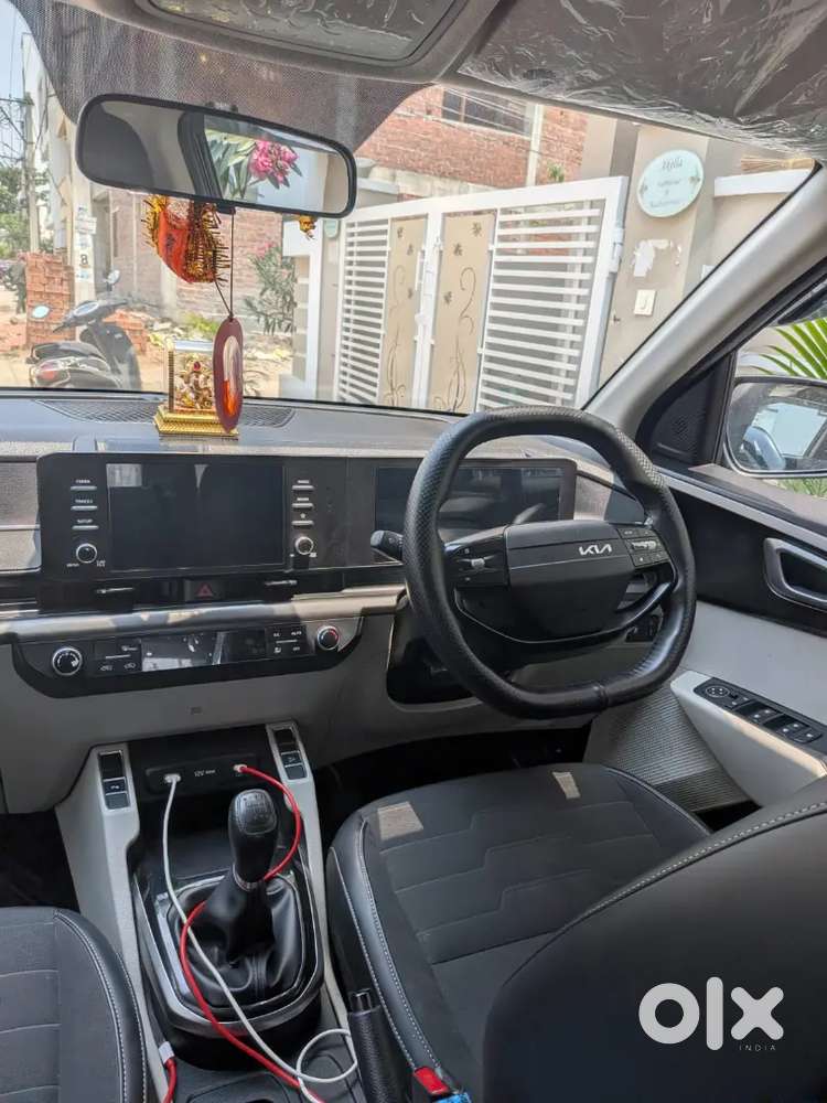 Kia Carens Clavis 2025 Petrol 11000 Km Driven