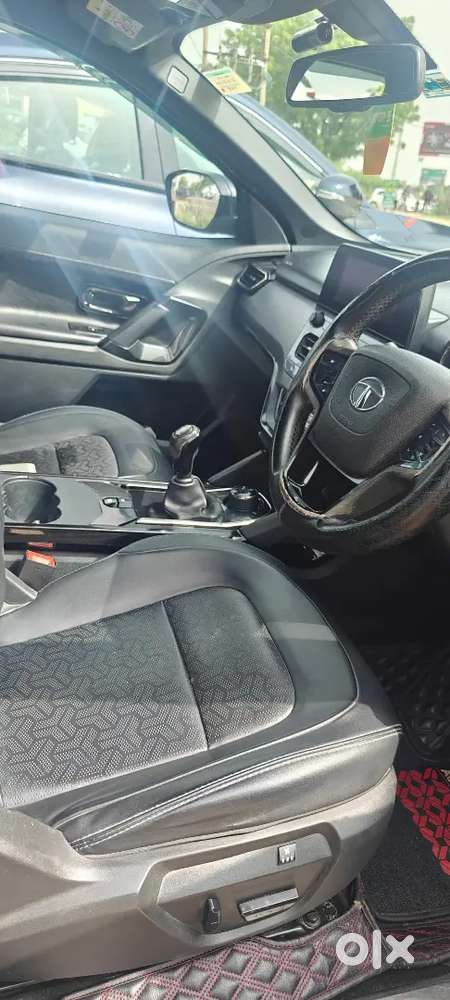 Mint Condition Dark Edition Tata Safari Top Model